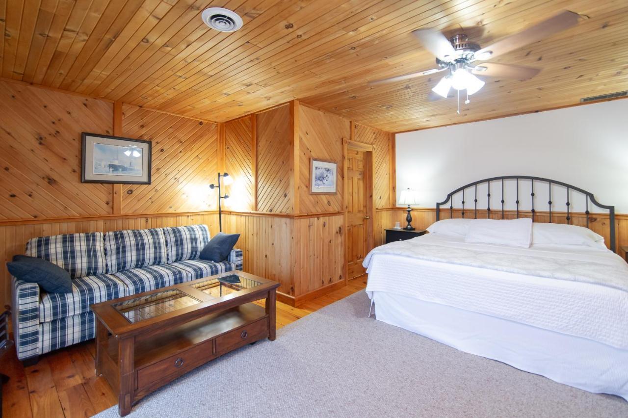 Bye The Bay Bed And Breakfast Ridgetown Exterior photo