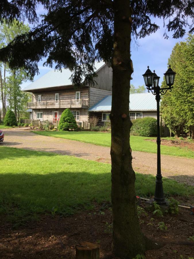 Bye The Bay Bed And Breakfast Ridgetown Exterior photo